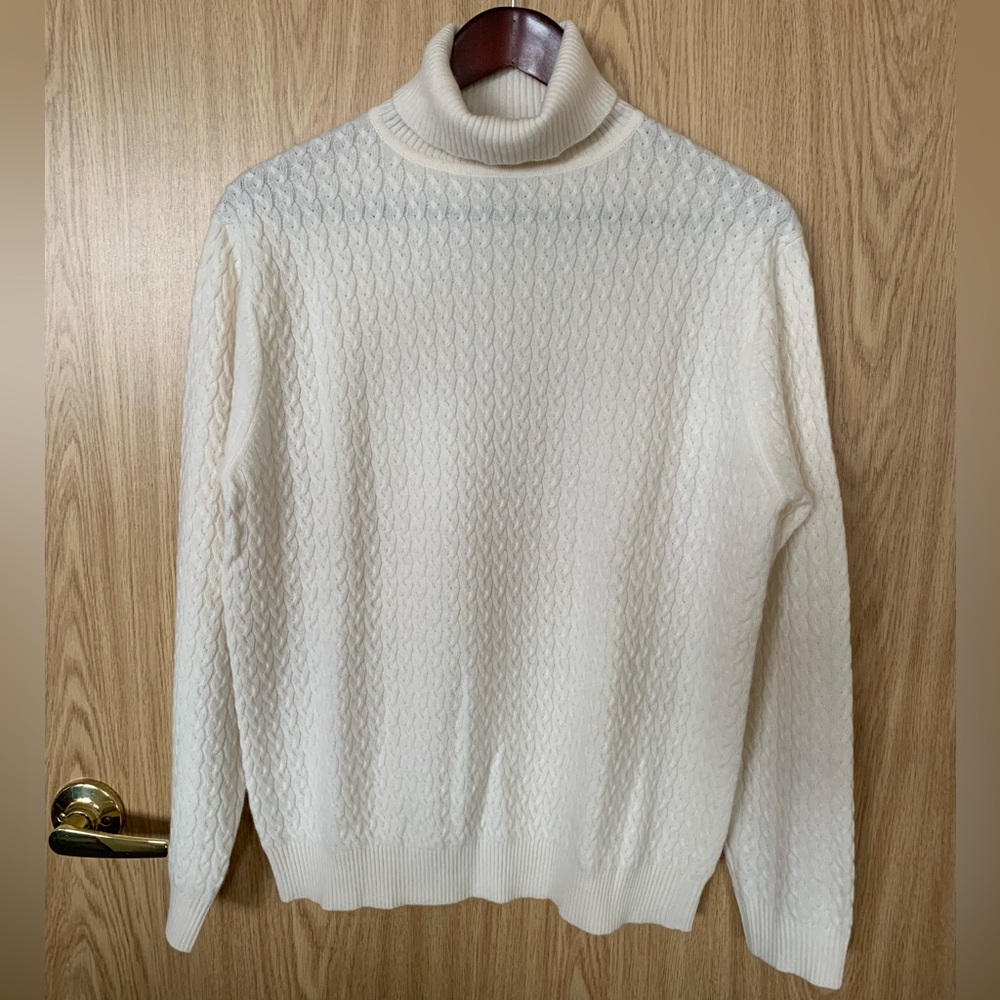 New Kirkland Cream 100% Cashmere Knit Turtleneck Sweater Woman’s L